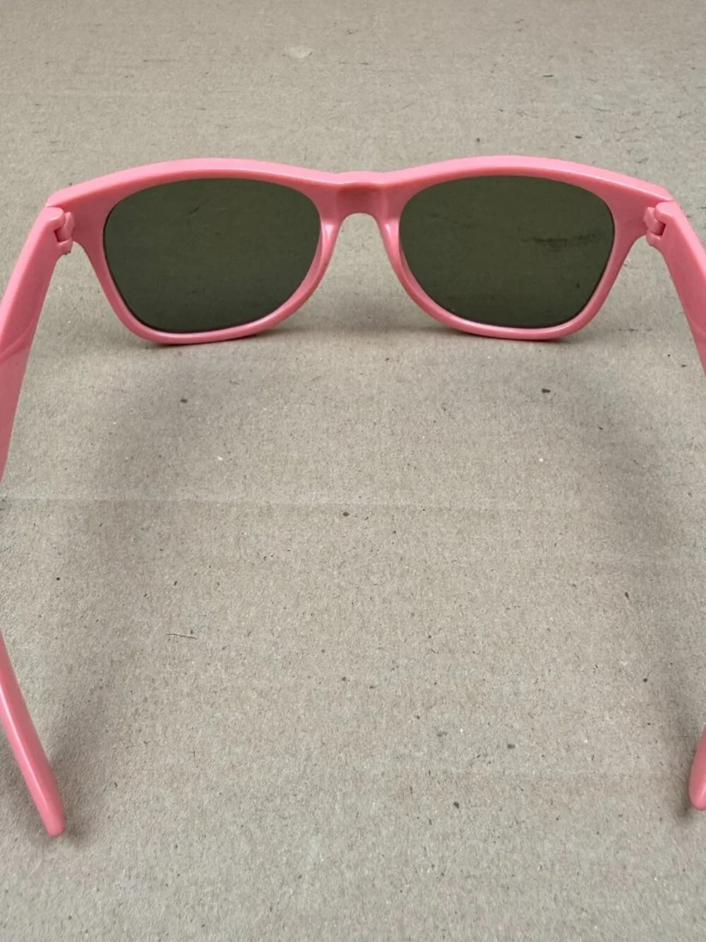 Pink Sunglasses With Bow Detail - Scratch Damage